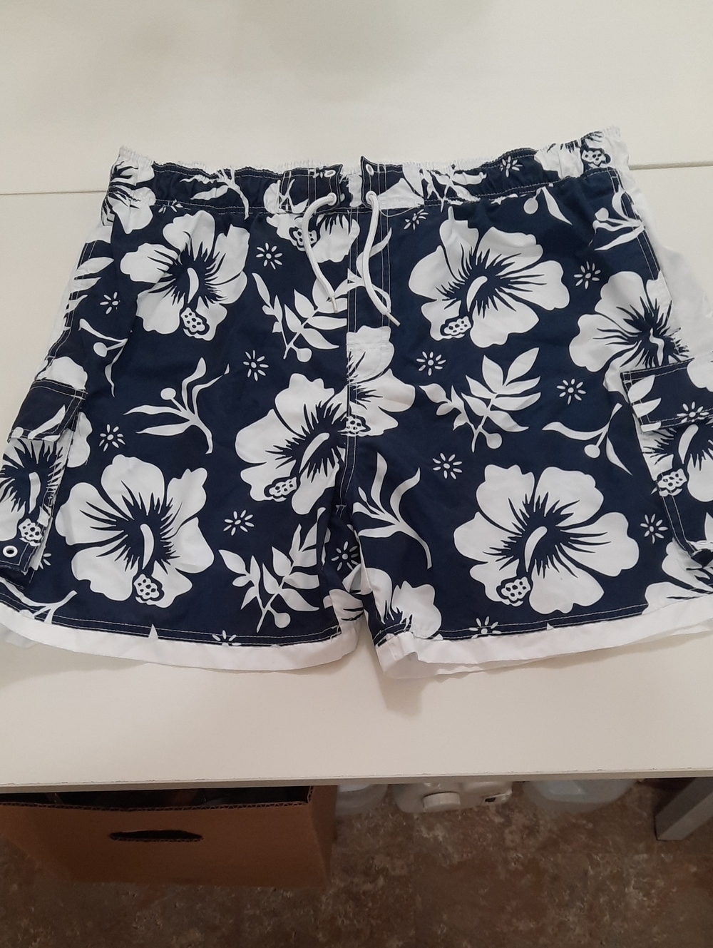 Faded Glory Navy and White Floral Elastic-Waist Bermuda Shorts - Size XL